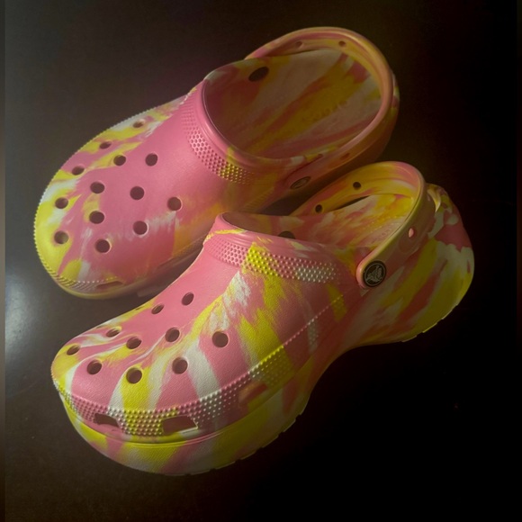 Crocs Classic Platforms Clogs pink/yellow Marbles Women’s 11 - Picture 1 of 4